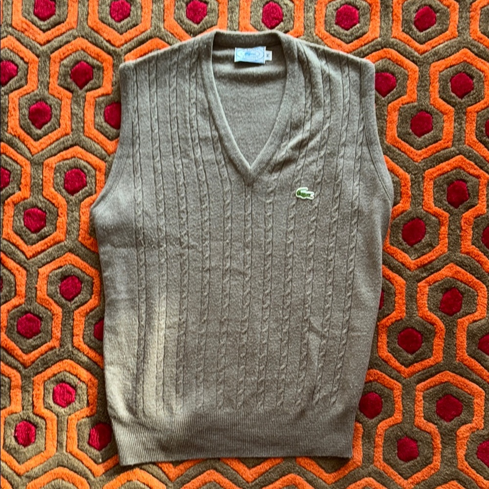 Vintage Izod Lacoste Brown V-Neck Sweater with Ribbed Knit Texture Men's Med